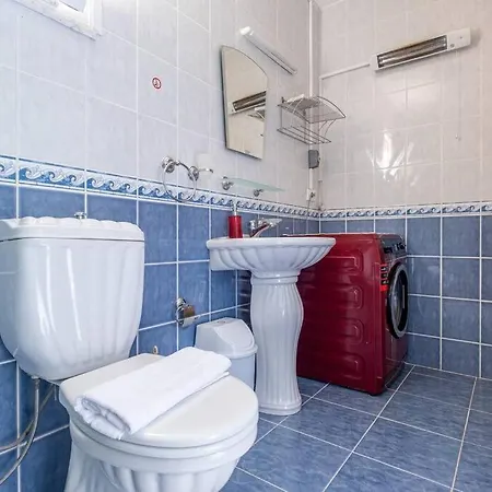 Sleeps 8, Large Close To The Sea Awz 265 *