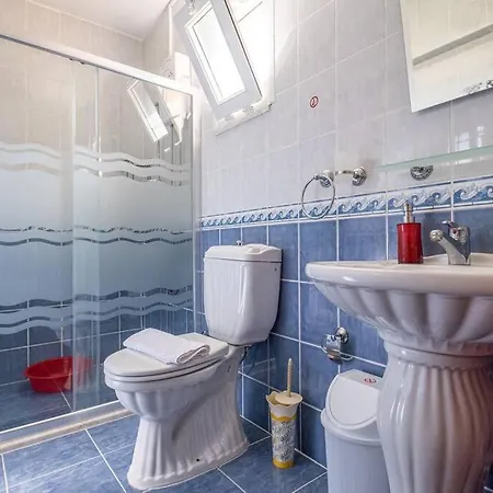 Sleeps 8, Large Close To The Sea Awz 265 Villa Fethiye