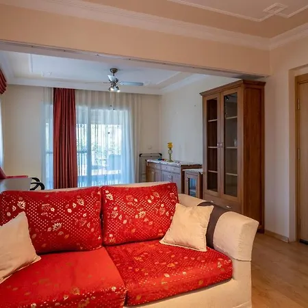 Sleeps 8, Large Close To The Sea Awz 265