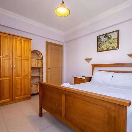 Sleeps 8, Large Close To The Sea Awz 265 *